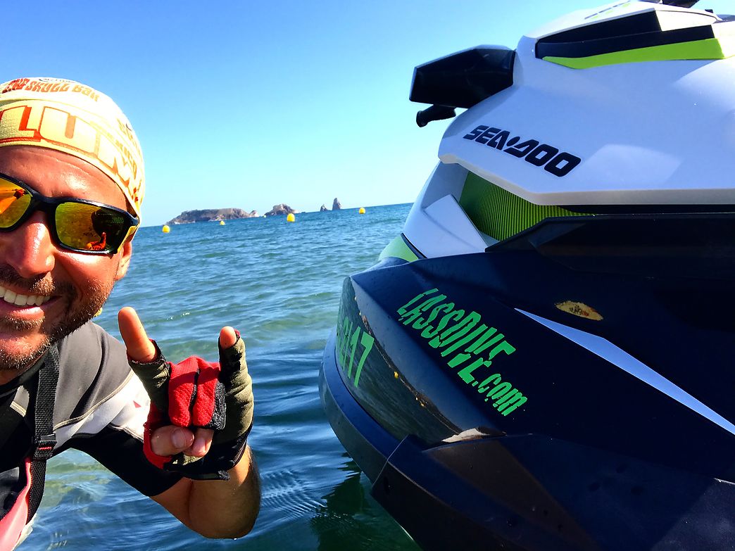 Lassdive - Lloguer de motos d'aigua a la platja de Mas Pinell Beach