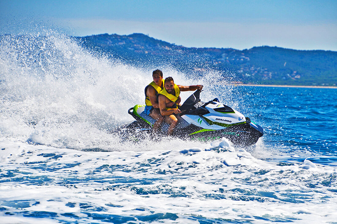 Jet ski rental in the bay of Roses, Costa Brava