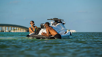 Lassdive - Alquiler de motos de agua en la playa de Mas Pinell Beach