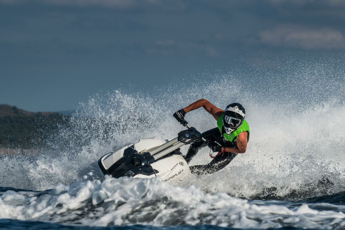 Lassdive - Stand Jet rental in Garraf, Barcelona