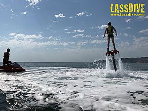 Flyboard, una experiencia emocionante en el mar. 