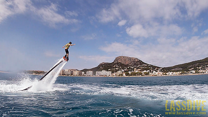 Qu'est-ce ça que s'envole? Le Flyboard!